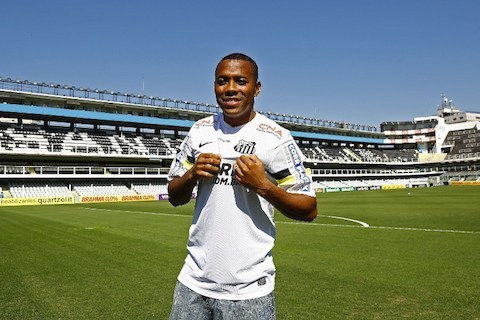 Robinho durante apresentacao no Santos na Vila Belmiro.