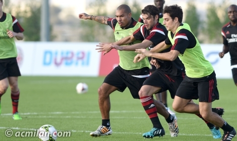 acm_allenamento dubai_De Jong_Poli_Bonaventura