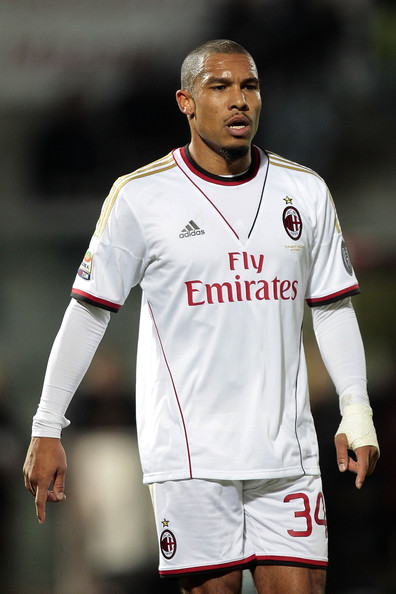 Nigel+De+Jong+Livorno+Calcio+v+AC+Milan+Serie+fMYE_l32YNYl
