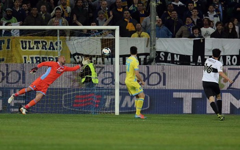 Soccer: serie A, Parma-Napoli