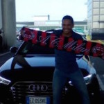 Ecco la prima foto di Bacca con la maglia del Milan