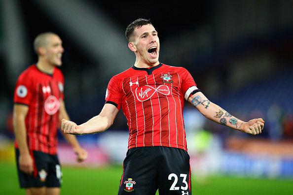 HUDDERSFIELD, ENGLAND - DECEMBER 22:  Pierre-Emile Hojbjerg of Southampton FC applauds the crowd after the Premier League match between Huddersfield Town and Southampton FC at John Smith's Stadium on December 22, 2018 in Huddersfield, United Kingdom.  (Photo by Chris Brunskill/Fantasista/Getty Images)